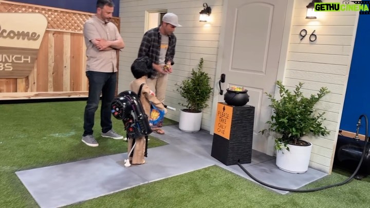 Jimmy Kimmel Instagram - If kids taking the whole bowl of candy bothers you, watch the evil genius @MarkRober & me swing the Halloween hammer of justice! Full video at link in bio.