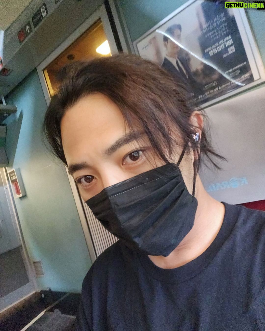 Jin Goo Instagram - 두근두근 설레이는 "포항" 촬영장 가는 길 입니다. 제가 "여행을 대신해 드릴께요"~^^