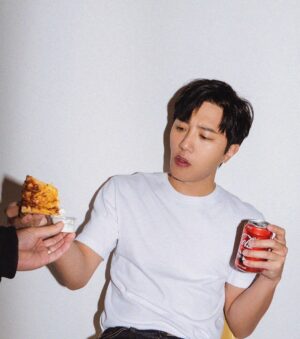 Jin Goo Instagram - 🍕🥤