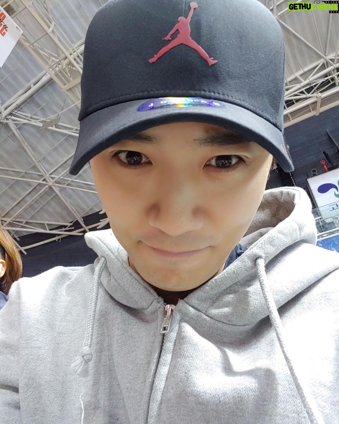 Jin Goo Instagram - 오리온스의 선전을 기원하며^^ 아프리카 일정 마치고 나에게 주는 선물~^^ #고양 #오리온스 #NBA #HOU #LAL #LAC 다 흥해라^^