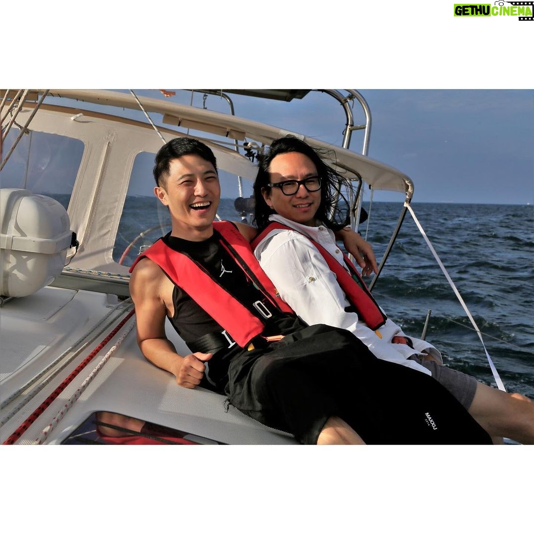 Jin Goo - 116.9K Likes - 코로나를 극복합시다
With #요트원정대
여러분들 시원하시라고 바다 사진 좀 올립니다ㅎㅎ