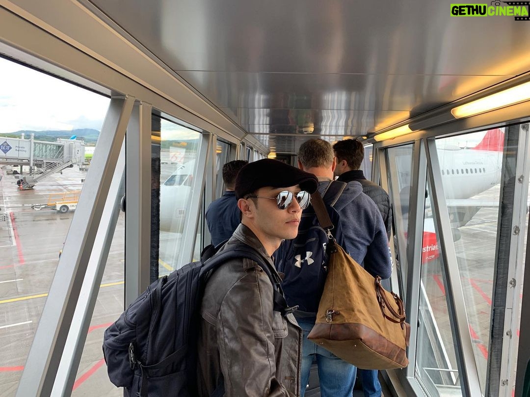 Jin Goo Instagram - 저는 이제 #오스트리아 #비엔나에 잘 도착했습니다~^^ I have arrived in #vienna , #austria . #catch me if you can! #나를찾아줘 #JG