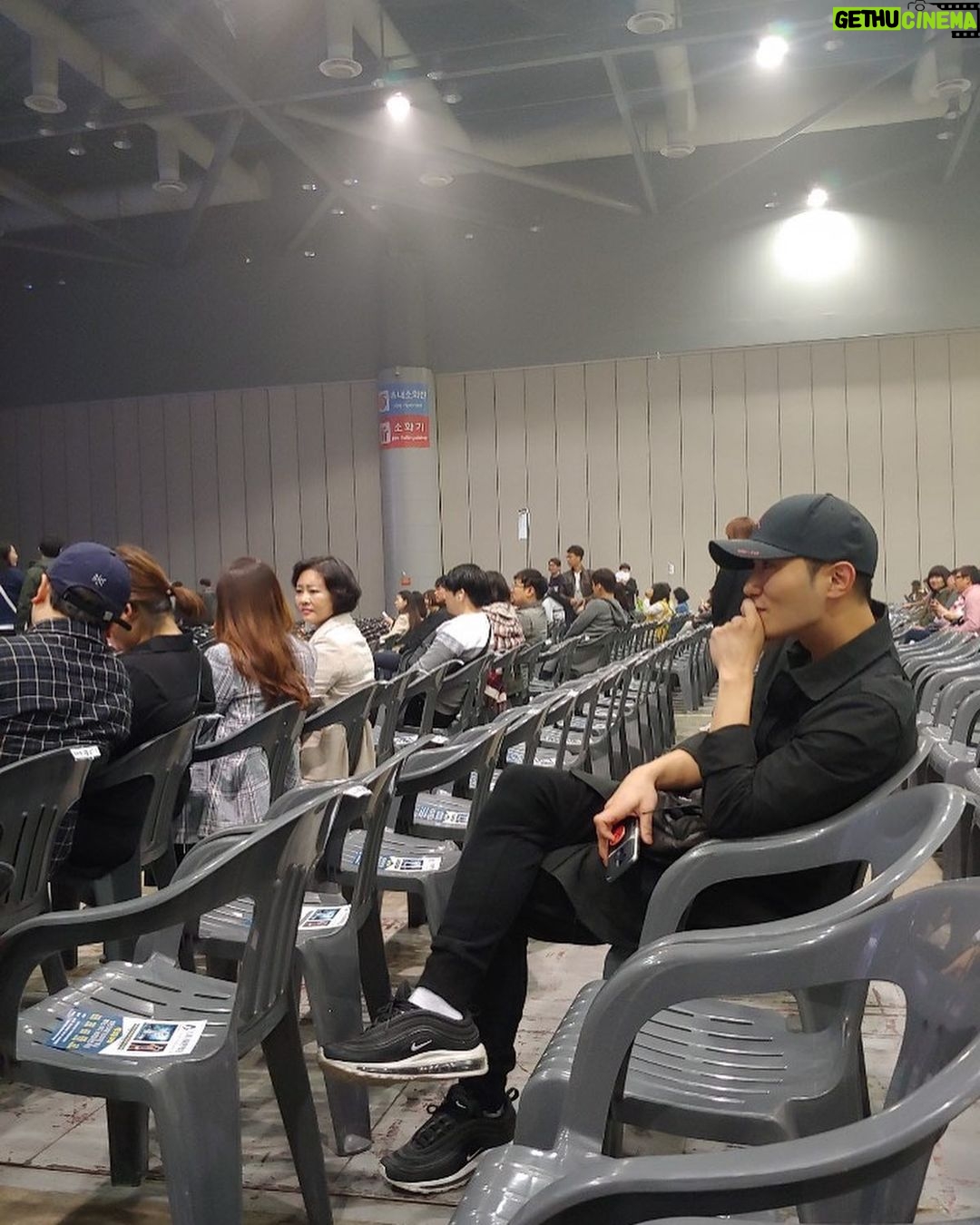 Jin Goo - 116.4K Likes - #창정이형 #공연 여기는 #KINTEX #두근두근
잠시 어린 시절, 그때로 돌아가서 즐기고 싶구나...
설렌다
형님 감사합니다
#JG #성공한갓창정덕후