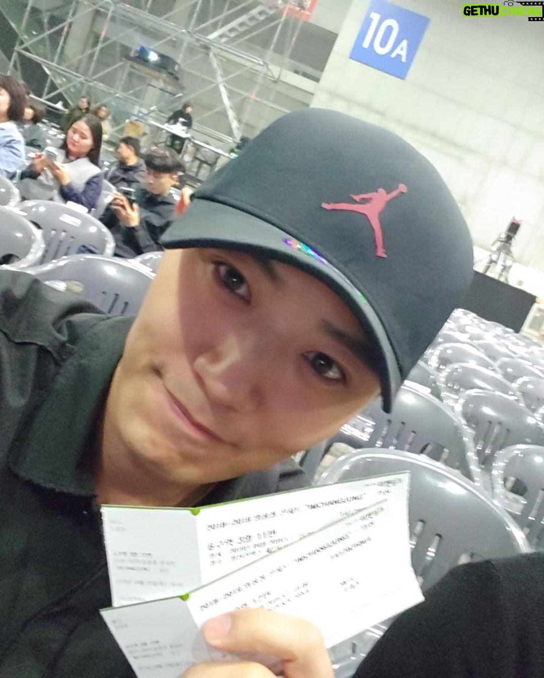 Jin Goo - 116.4K Likes - #창정이형 #공연 여기는 #KINTEX #두근두근
잠시 어린 시절, 그때로 돌아가서 즐기고 싶구나...
설렌다
형님 감사합니다
#JG #성공한갓창정덕후