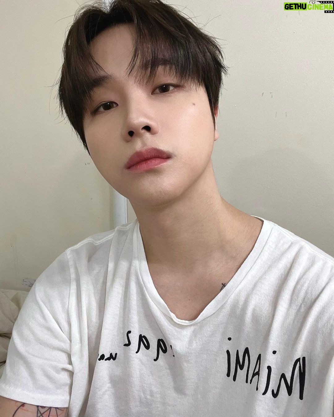 Jinhwan Instagram - 뮤지컬 '드라큘라' 보러 와 주신 팬분들 관객분들 감사드립니다! 정말 많이 배우고 느낀 공연이었어요 다음 활동도 기대해주오🙇🏼♂️