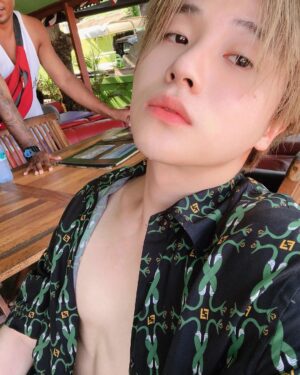 Jinhwan Instagram - 🤳🏻in🇮🇩