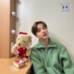 Jinhwan Instagram - Merry Christmas🎄🎅🏻 크리스마스엔 공연이지 우루루까꿍