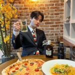 Jinhwan Instagram - be my Ballantine🥃 highball_ 근데 너무 많이 마시진 마 !! ㅡ #광고 #발렌타인하이볼 #우리가깊어지는시간 #TIMEWELLSPENT ㅡ Drink Responsibly 경고: 지나친 음주는 뇌졸중, 기억력손상이나 치매를 유발합니다. 임신 중 음주는 기형아 출생 위험을 높입니다. 제품명: 발렌타인 파이니스트, 발렌타인 7년 버번 피니쉬 제조국: 스코틀랜드 수입업소: ㈜ 페르노리카코리아