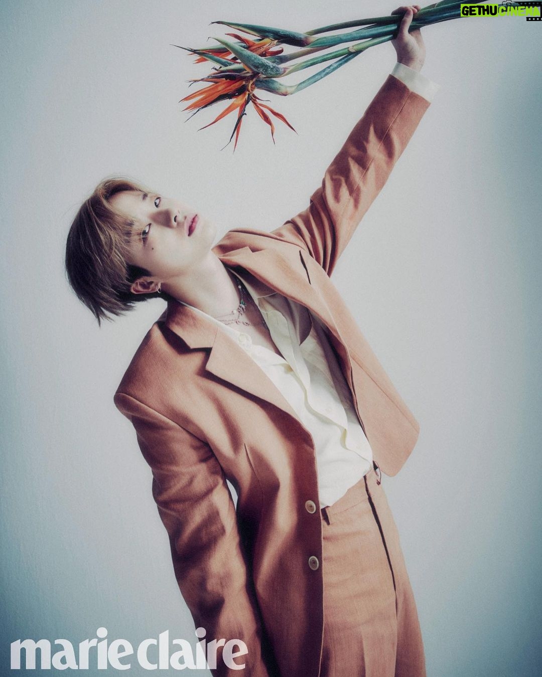 Jinhwan Instagram - 마리끌레르 9월호 기대해주세요🌼 #marieclaire
