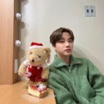 Jinhwan Instagram - Merry Christmas🎄🎅🏻 크리스마스엔 공연이지 우루루까꿍