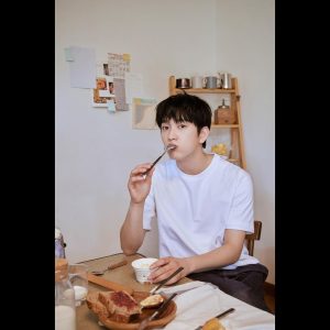 Jinyoung Instagram - #2023SEASONSGREETINGS