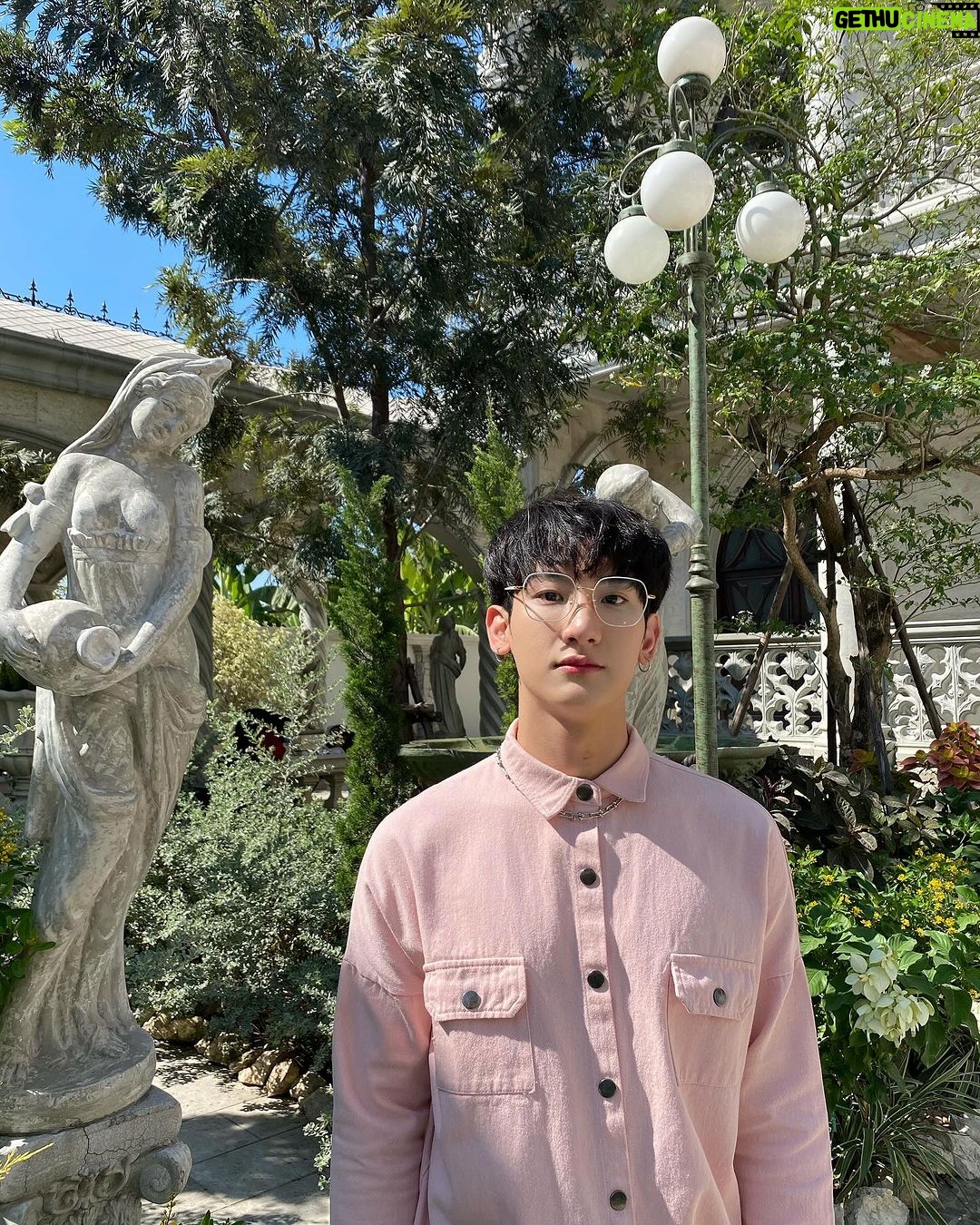 Jirakit Kuariyakul Instagram - ในที่สุดก็จะได้ดู เรย์ เกรท ต๊อบ แล้ววว เจอกัน ทุกพุธ 1 ทุ่ม ทางWetv คับบ