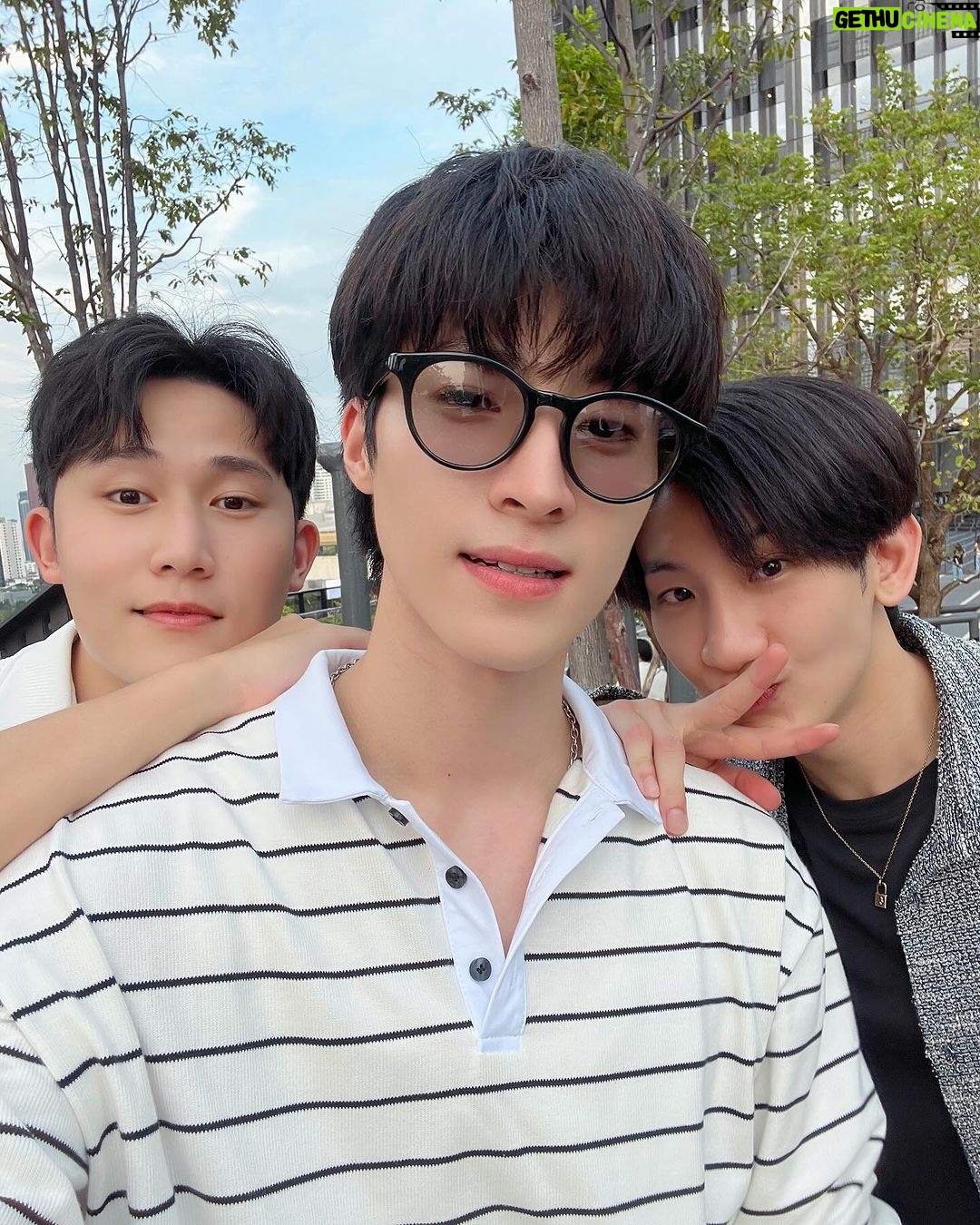 Jirakit Kuariyakul Instagram - ในที่สุดก็จะได้ดู เรย์ เกรท ต๊อบ แล้ววว เจอกัน ทุกพุธ 1 ทุ่ม ทางWetv คับบ