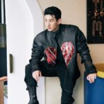 Jirakit Kuariyakul Instagram - ประกอบเรื่องราวผ่านการเลือกสรรค์ไอเท็มที่ขาดไม่ได้ไปจนถึงไลฟ์สไตล์การคิดนอกกรอบ พร้อมผสานแฟชั่นกับศิลปะและสถาปัตยกรรมสไตล์โมเดิร์นเรโทรที่ @thestandardbangkok Geo-location: The Standard, Bangkok Mahanakhon @TheStandardBangkok #TheStandardBangkok #TheStandardHotels #ToptapJirakit #SeeYouAgain #Ep.1 #Toptapvlog #ToptapTheSeries #toptapfact