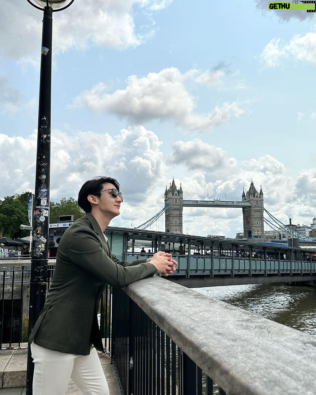Jirakit Kuariyakul Instagram - First time Londoner but I wanna be here Forever 😂