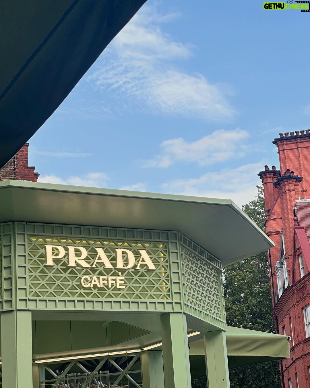 Jirakit Kuariyakul Instagram - ☕️ Harrods
