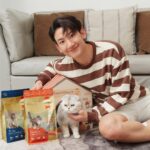 Jirakit Kuariyakul Instagram – น้องเทาเทาไม่ใช่แมว…แต่เป็นเจ้านายผมครับ 😅

ทาสอย่างเราต้องหาสิ่งที่ดีที่สุดให้เจ้านายอยู่แล้ว
นี่เลยครับ #อาหารแมวสมาร์ทฮาร์ทโกลด์ 
ของดีมีประโยชน์ เพราะมีส่วนผสมหลักอันดับ 1
เป็นโปรตีนจากเนื้อสัตว์ชนิดเดียว
ลดความเสี่ยงการแพ้โปรตีนจากเนื้อสัตว์ชนิดอื่น
เทาเทาทานแล้วสุขภาพแข็งแรง ขนนุ่มมม ตัวแน่นขึ้น
และที่สำคัญมีสารสกัดจากยักคา ที่ช่วยในเรื่องของการลดกลิ่นมูลอีกด้วยครับ เรียกว่าสุขภาพดีจากภายในสู่ภายนอกกันเลยคร้าบบบบ

⭐ พิเศษ ซื้อ สมาร์ทฮาร์ท โกลด์ ครบ 900 บาท
ได้บ้านลับเล็บแมวแบบเทาเทาฟรี! 1 ชิ้น (คละสี) มูลค่า 590.- 
📆 ตั้งแต่วันที่ 29 พ.ค. 66 – 19 มิ.ย. 66 หรือจนกว่าสินค้าจะหมด

📌 โปรฯ นี้มีทางร้านค้าทางการออนไลน์ที่ PCG Shop Online , Shopee , Lazada

สมาร์ทอาร์ท โกลด์ ยังสามารถหาซื้อได้ที่ ร้าน Pet Shop ทั่วไป 7-Eleven Lotus’s Makro และ Pet Us นะค้าบ 😉 

#SmartHeartGoldCat #ขนนุ่มตัวแน่นแบบสุขภาพดี
