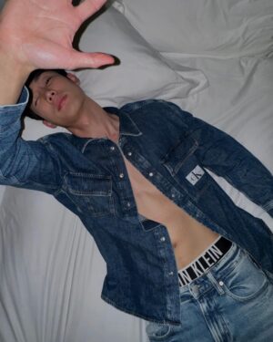 Jiratchapong Srisang Instagram - 🌃 #mycalvins #CalvinKleinTH

@calvinklein