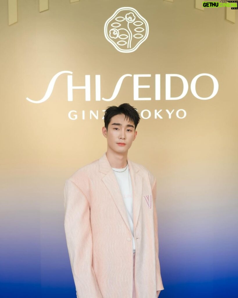 Jiratchapong Srisang Instagram - ดีใจและรู้สึกเป็นเกียรติมากๆ ที่ได้มาร่วมงาน @shiseido “Journey of Potential” 1st event in Bangkok Let’s discover your skin potential within✨ มาสัมผัสประสบการณ์และร่วมทดลอง New Vital Perfection Advanced Cream กันในงานได้จนถึง 4 ก.พ. นี้นะครับ #VitalPerfection #ShiseidoThailand #PotentialHasNoAge