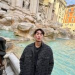 Jiratchapong Srisang Instagram - ขอให้ลูกได้กลับมาอิตาลีอีกนะครับ 🤍 Trevi Fountain, Rome