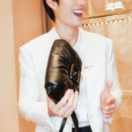 Jiratchapong Srisang Instagram - @Rogervivier #RogerVivierTH #RogerVivierSiamParagon Siam Paragon
