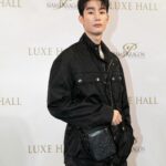 Jiratchapong Srisang Instagram - ตามมาสัมผัสประสบการณ์การช้อปปิ้งแบบลักซ์ซูรี่ครั้งใหม่กันที่ “LUXE HALL” ชั้น M สยามพารากอน แบรนด์หรูระดับโลกมากมายยกขบวนเปิดเอ็กซ์คลูซีฟแฟล็กชิปสโตร์แห่งแรกในประเทศไทย ตอกย้ำความเป็น World Class Luxury Destination ของสยามพารากอนที่อยากให้เพื่อนๆ ทุกคนมาสัมผัสด้วยตัวเอง . #SiamParagon #WorldClassExperience #BeAmazed #LUXEHALLSiamParagon #LuxuryDestination Siam Paragon