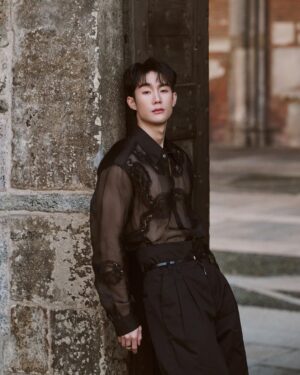 Jiratchapong Srisang Instagram - Draped in urban 🖤 #DGSS24