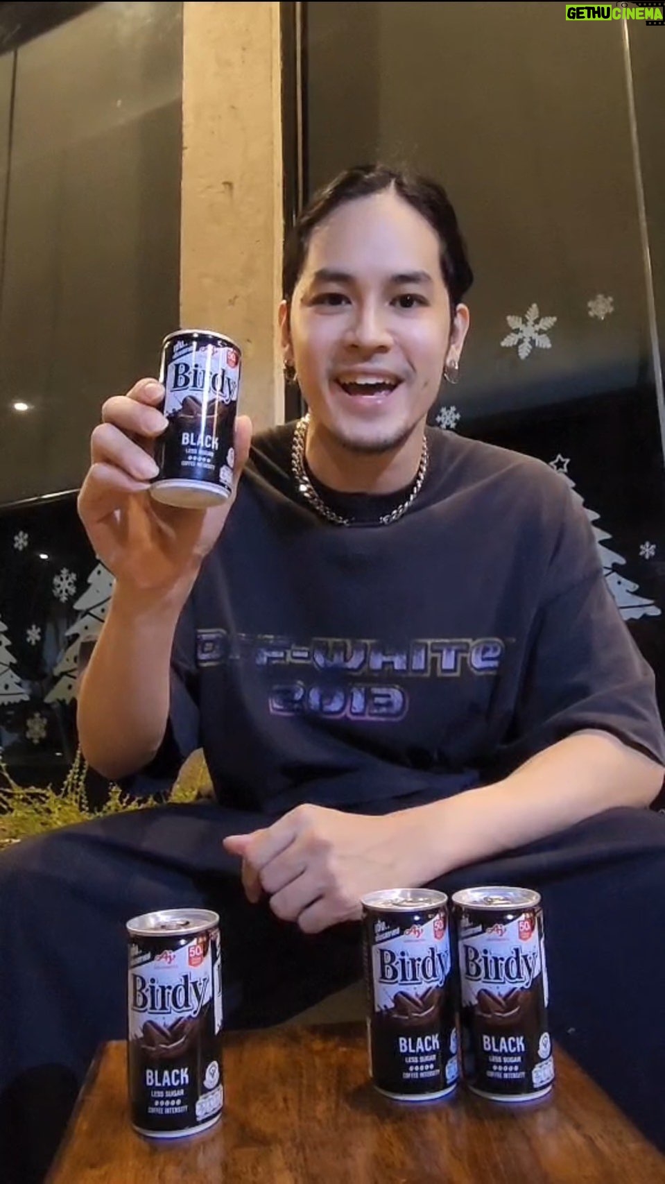 Jirayu La-ongmani Instagram - พร้อมกันรึยังงงงง #เบอร์ดี้ชวนไปปล่อยพลังเข้ม แบบจัดเต็ม!!!