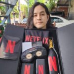 Jirayu La-ongmani Instagram - ขอบคุณของขวัญจากทาง Netflix ครับ 🙏🙏🙏