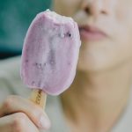 Jirayu Tangsrisuk Instagram - 🍦😋⭐️ วันหยุดแบบนี้ เจมส์อยากชวนทุกคนมาสัมผัสความฟินกันแบบสุดฟีล กับไอศกรีมครีโมไพลอท ที่มาพร้อมส่วนผสมช็อกโกแลต นำเข้าจากสวิส ช็อกหนาเข้มข้น 🍫เนื้อไอศกรีมเนียนนุ่มผสมนมฝรั่งเศส🍦 ครีโมจัดเต็มให้อร่อยเพียง 25 บาทเท่านั้น‼️ 🛒 ช่องทางOnline 7-Eleven​ Delivery https://7eleventh.page.link/DLrH https://7eleventh.page.link/KTwD 🛒 ร้านค้าใกล้บ้าน 7-Eleven, Lotus, The Mall, Big C, MaxValu และตู้ค​รีโม​ทั่วประเทศ #ครีโมฟินให้สุดฟีล #ไอติมครีโม #cremo