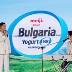 Jirayu Tangsrisuk Instagram - Meji Bulgaria 💙 “ ฉลองครบรอบ 10 ปี สุขภาพดีเต็ม 10 “ เราก็เข้าวงการมา 10 ปีแล้ว เป็นพรีเซนเตอร์มา 10 ปีแล้ว มาสุขภาพดีอีก 10 ปีด้วยกันนะครับ ☺️❤️