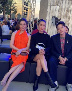 Jirayu Tangsrisuk Instagram - Unveil Spring Summer 2024 with

EM DISTRICT
WORLD’S FASHION DISTRICT
EQUINOX SUMMER 2024

The epitome of a world-class fashion destination

#EquinoxSummer24
#EMDISTRICT
#EMFASHIONICON

@Theemsphere
@emporium_emquartier