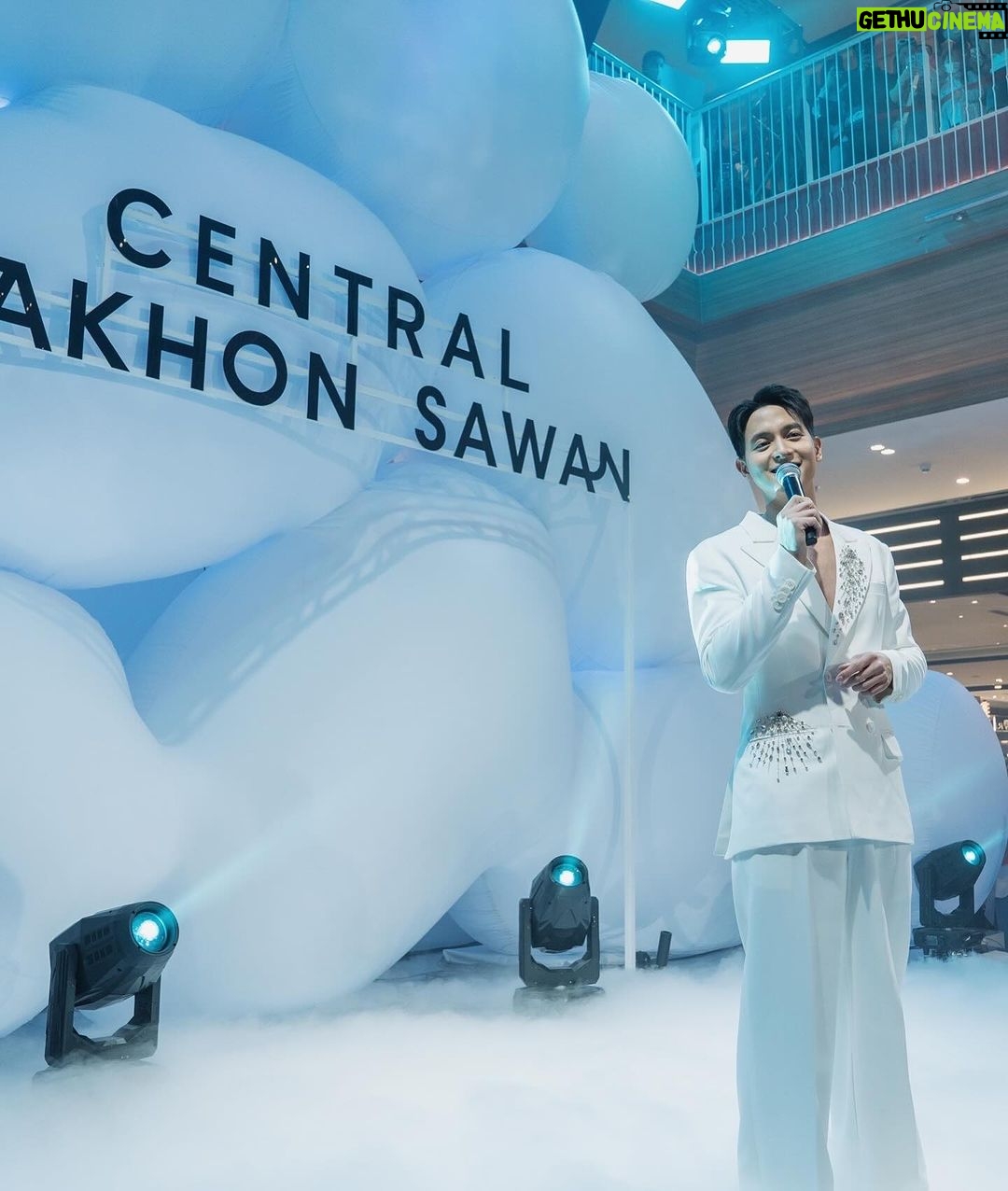 Jirayu Tangsrisuk - 105K Likes - งานวันก่อนที่นครสววรค์ กับคุณเค้า
ขอบคุณทุกคนที่ทาให้กำลังใจนะครับ ☺️❤️