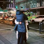 Jirayu Thantrakul Instagram - หลายปีก่อนเคยพาแม่มาเที่ยวเกาหลีด้วยงบประมาณอันน้อยนิด มีหลายอย่างมากที่เราทั้งคู่อยากได้แต่ก็ได้แต่มอง ณ ตอนนั้นก็ไม่ได้รู้สึกว่าจนนะ แต่รู้สึกว่าสิ่งที่ปลูกไว้ยังไม่ออกดอกออกผล วันนี้กลับมาอีกครั้งเห็นแม่ได้ซื้อได้กินสิ่งที่เขาชอบก็มีความสุข รักแม่ที่สุดครับ