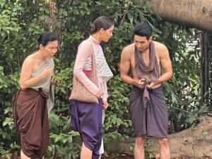 Jirayu Thantrakul Instagram - ขอบคุณท่านที่ติดตามละครลายกินรี @actart_gen ขอบคุณพี่อ๊อฟและทีมงานเบื้องหน้าและเบื้องหลังทุกท่าน ขอให้มีความสุขครับ @kugimiyas @urassayas @dianaflipo @pinkysavika  @bewachi @maprang_vira @cakecarter @kikdanai_rider7