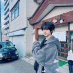 Jisung Instagram - 가족하고 여행. ☺️☺️☺️☺️ 추억들은 점점 사라지고 그 자리에서 새로운 추억들이 생겨난다 #여행 #힐링 #아직_많다