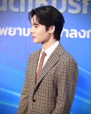 Jitaraphol Potiwihok Instagram - ยินดีและเป็นเกียรติที่ได้มาร่วมงานกับทาง รพ.จุฬา ในฐานะนักแสดงและนายแพทย์ครับ Thank you for having me 🤜🏻🤛🏻