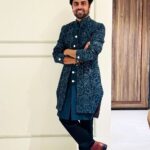 Jitendra Kumar Instagram - Ready for all the chaats !! #dulhankabhai Styled by @krishi1606 Wearing @mastersdesignerstudiosurat