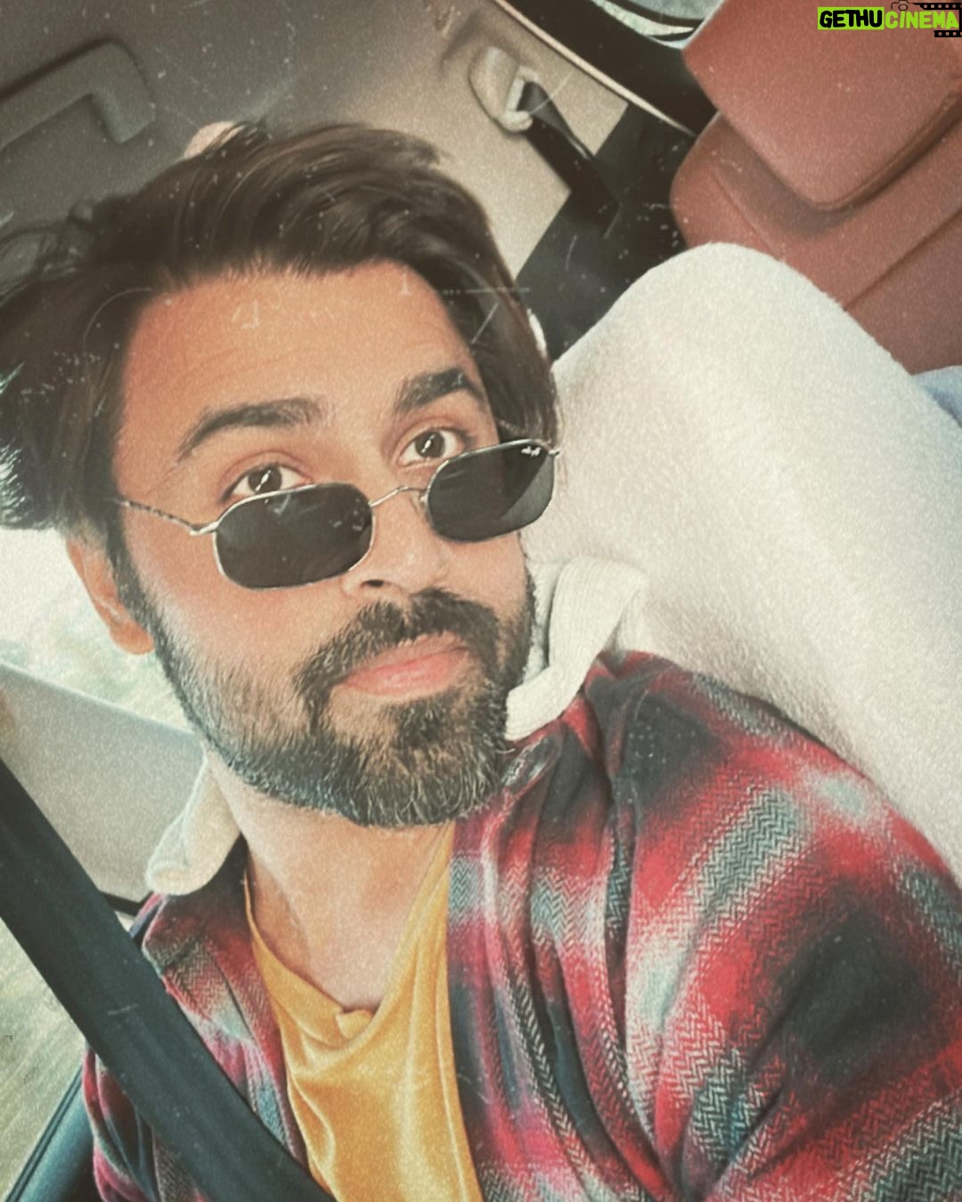 Jitendra Kumar Instagram - Oh, Simple thing .. where have you gone .. #simple #things