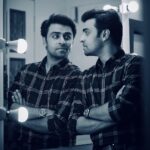 Jitendra Kumar Instagram - रंग दूँ .. ख़्वाब तुम्हारे..॥ #mirrors #subject 📷 @sushantraut2