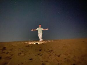 Jitendra Kumar Instagram - मैं फिर आऊँगा.. ॥ 

#colours #desert #surreal #tharlife