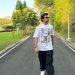 Jitendra Kumar Instagram - 🌿🌱🍀 #vibe #green