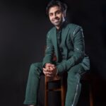 Jitendra Kumar Instagram - About Last Night @filmfare ✨ #filmfareMarathi Styled by @krishi1606 Makeup & Hair by @shenoyafernandes Imagery by @zebra_shutterbug Wearing a Custom tux @basicsandoffbeat Accessories by @milsilaccessories Footwear @bata.India