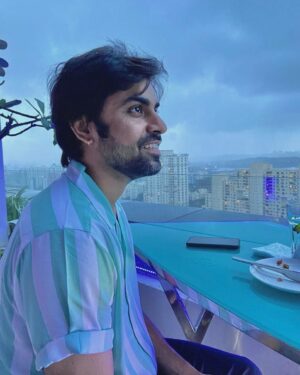 Jitendra Kumar Instagram - Breezy afternoon..!! 
#skycolours #rains