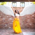 Jitendra Kumar Instagram - Am I a Belly dancer or a Magician or both? ✨ How many magic tricks do you see? Tell me in the comments!! 🌻 . This one was really special coz the song is from a movie of my college seniors @jitendrak1 @chhotathalaiva 🔥 IITKgp ka tempo 💯 high hai! #Jaadugar coming on Netflix on July 15th! Don’t forget to watch it. I know what I’ll be doing over the weekend. . 🎥✂️: @gaurav_konde_ aka the real magician 🪄 thank you for your suggestions and bringing my vision to life and HOW??!! 🙌 Special thanks to my friends @saradaachyutuni @genaro_hn for helping me with this video shoot ♥️ you guys are the best! . . . #bellydance #magician #jaadugari #jaadugaronnetflix #bellydancer #dance #dancer #bellydancelove #bollywood #netflixindia #ad #netflix #iitkharagpur #vfx #bellydancersofinstagram #romanticsongs #feels #trending #instareels #reelkarofeelkaro #reelitfeelit #fyp #reelsvideo #explorepage #dallas #mumbai #viralreels #curlyhair #shotoniphone13pro @instagram @netflix_in @chhotathalaiva @poshampa_pictures @bollyshake @eightypackabs @_arushisharma @nilotpalbora_music Dallas, Texas