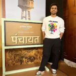 Jitendra Kumar Instagram - Love Mambo🦹 👕 @dipikamohta #panchayat #season2 #amazomprime #streaming