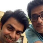 Jitendra Kumar Instagram - A Journey with this Kid : Met this person in 2012 on a set, he was acting in the project and I was an AD coordinating with actors, and their costume AD.. he was performing a Charachter I wanted to play badly.. so I met him with a jealous heart .. and when I saw him acting, and dekh ke laga ..acting theek hai insaan achcha hai shayad isliye isko wo role mila hai 😅 .. one of my first learning is that ..chahe kitna bhi talent ho insaniyat hona bahut jaruri hai .. we have a huge age difference… but I personally feel that I’m more mature than him and he is way more kiddish than me.. A great captain of any ship.. I’m thankful and feel lucky that Im part of his every new ship that he captained.. finally with a sinusoidal 10 years long Journey he made his first film with love and 200% dedication .. this movie is really special for me .. This is a moment which I will keep very close to my heart forever .. I am thankful to this man .. I m thankful to the audience who inspire me with their love ❤️ .. Thank you 🤗 @eightypackabs 🎩