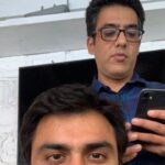 Jitendra Kumar Instagram - A Journey with this Kid : Met this person in 2012 on a set, he was acting in the project and I was an AD coordinating with actors, and their costume AD.. he was performing a Charachter I wanted to play badly.. so I met him with a jealous heart .. and when I saw him acting, and dekh ke laga ..acting theek hai insaan achcha hai shayad isliye isko wo role mila hai 😅 .. one of my first learning is that ..chahe kitna bhi talent ho insaniyat hona bahut jaruri hai .. we have a huge age difference… but I personally feel that I’m more mature than him and he is way more kiddish than me.. A great captain of any ship.. I’m thankful and feel lucky that Im part of his every new ship that he captained.. finally with a sinusoidal 10 years long Journey he made his first film with love and 200% dedication .. this movie is really special for me .. This is a moment which I will keep very close to my heart forever .. I am thankful to this man .. I m thankful to the audience who inspire me with their love ❤️ .. Thank you 🤗 @eightypackabs 🎩