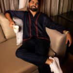 Jitendra Kumar Instagram - DryDay Scenes .. 😃 Catch this on 22nd Dec, On @primevideoin HMU @shenoyafernandes HMU Team @makeupvilas12 Imagery @niravthakkarphotography Styling @shreejarajgopal Style team @dhwanii.jain @khushaliichauhan Wearing @backalleybodega