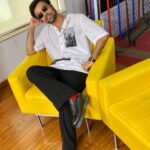 Jitendra Kumar Instagram - Radio day for Jaadugar ♥️🎩⚽️ .. Styled by @smitikaur_ Shirt- @geneslhofficial Pants - @hophead.apparel Shoes- @monkstoryofficial Socks- @balenziasocks Chain- @dripproject.co Watch- @fossil.in Assisted By @muskan_mahajan_ @vidyulaa #netflix #Jaadugar